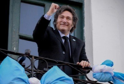 Milei declarará feriado nacional y la fecha deberán decidirla los jugadores y el Cuerpo Técnico milei celebra 6a5dddf72d353