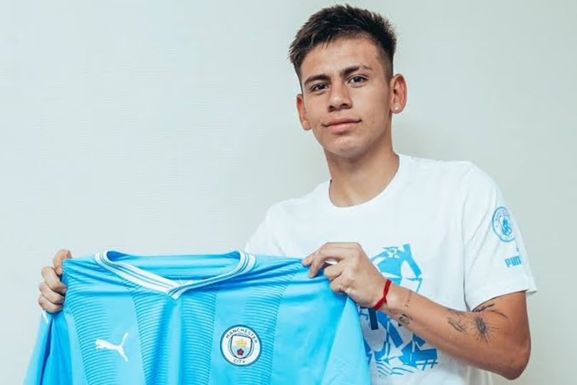 El “Diablito” Echeverri sorprendió y picó un penal en la definición entre el Manchester City y el Inter de Milán IMG 4404