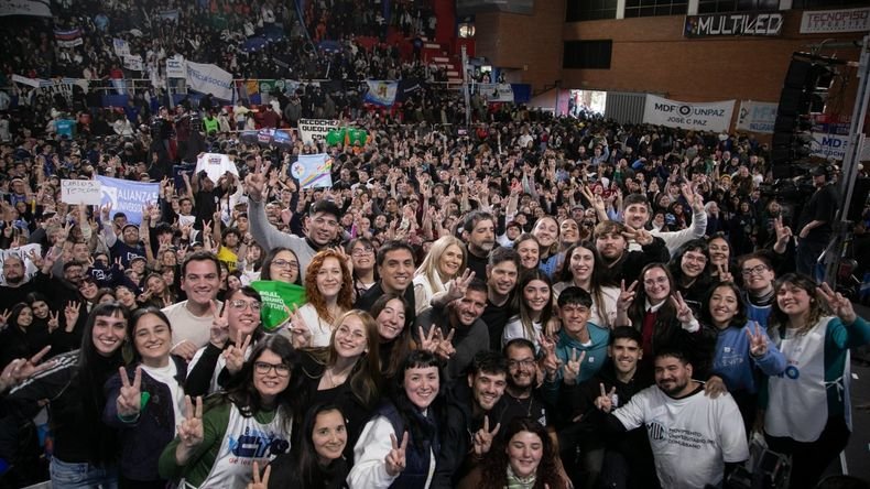 Axel Kicillof convocó a los jóvenes a construir «un proyecto nacional»: «Tienen que ser los protagonistas» IMG 5098