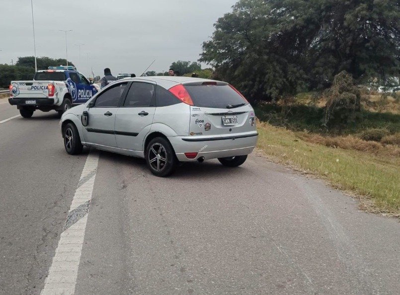 Ruta 38: conductor de una camioneta chocó a automovilista, lo hizo derrapar 200 metros hacia un barranco y huyó WhatsApp Image 2026 08 05 at 9.51.03 AM