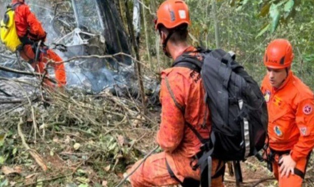 Río de Janeiro: un viaje familiar de 15 años terminó con cuatro muertos al caer un helicóptero brasil bomberos 6a79aca1664e2