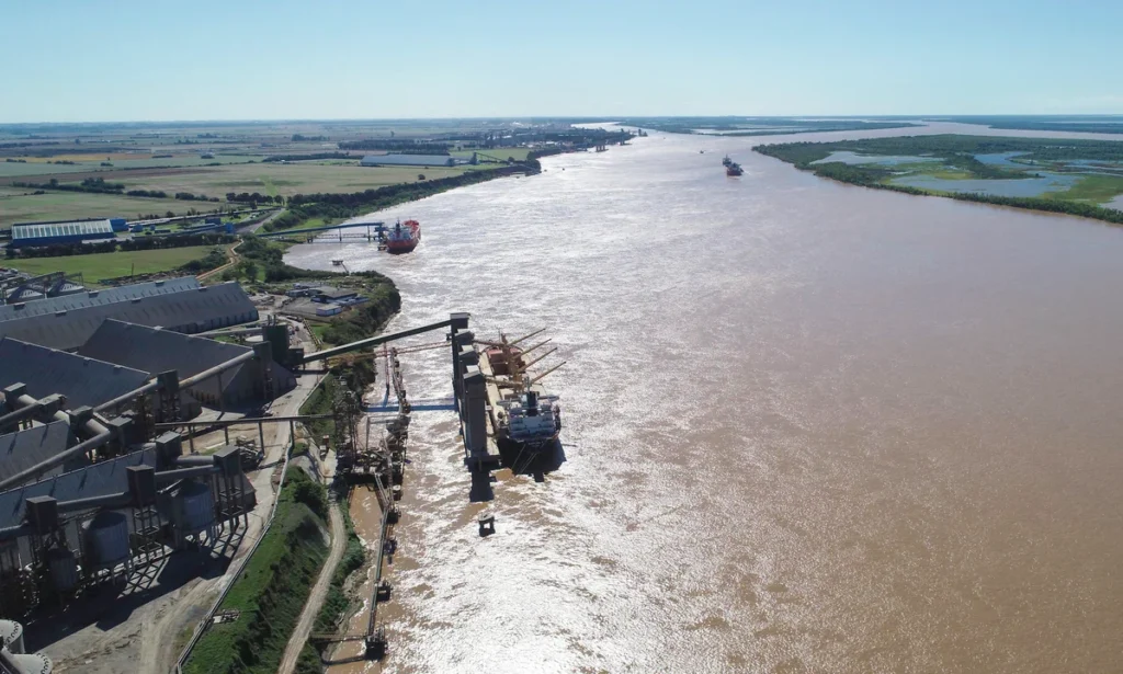 Prefectura Naval intimó a los trabajadores a levantar el paro que afecta a más de 100 barcos navales