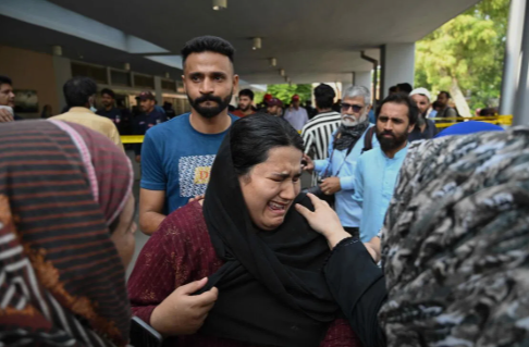 Incendio en un hospital de Pakistán: al menos 14 bebés fallecieron en la sala de ginecología pakistan incendio 6a901a27a1168