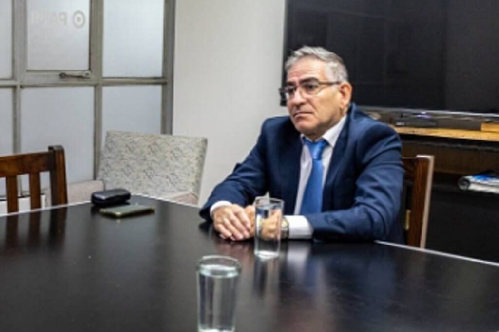 Omar Menem dejó la titularidad de PAMI La Rioja y vuelve a la actividad privada WhatsApp Image 2026 09 01 at 8.51.00 PM
