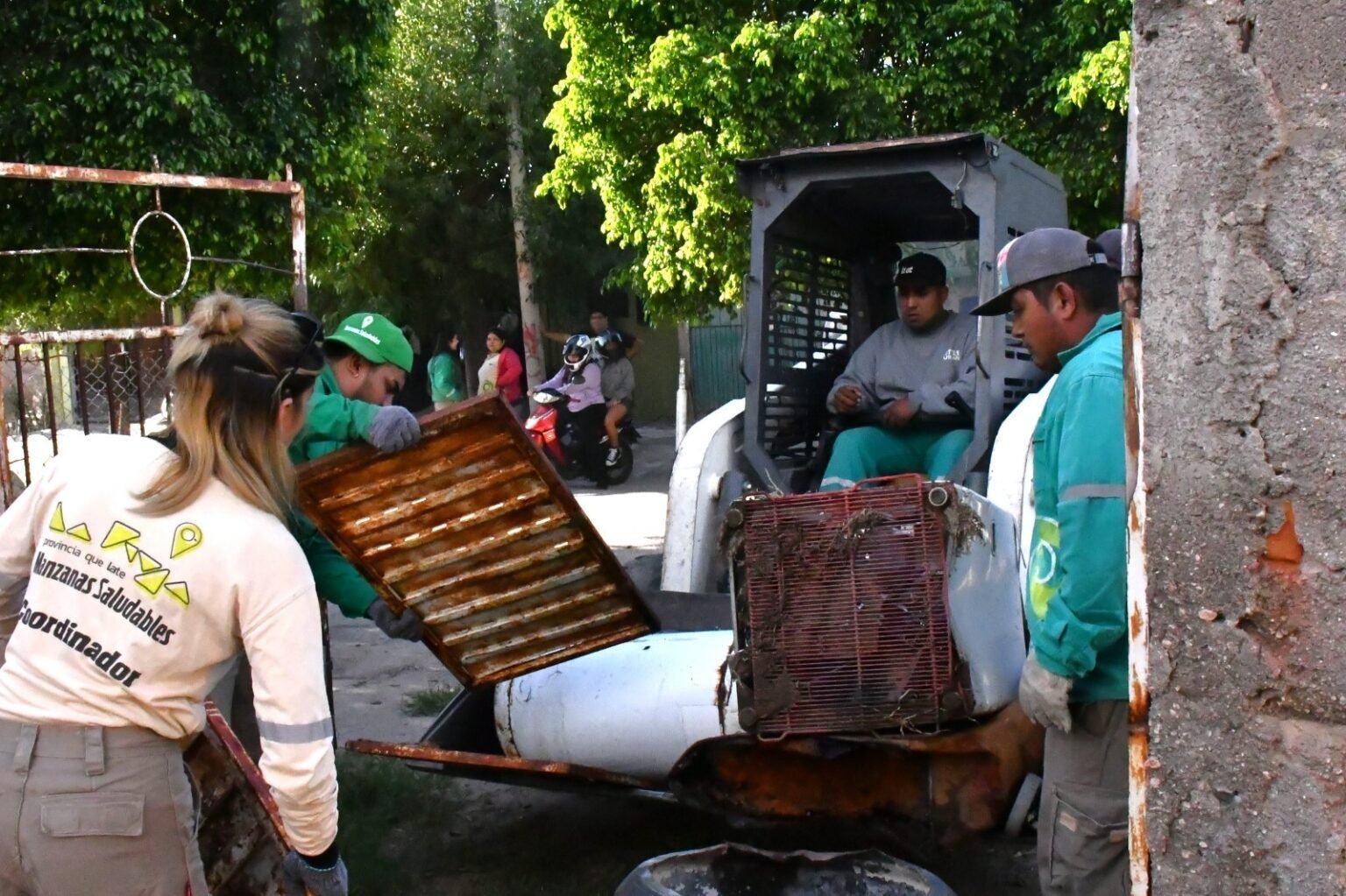 Manzanas Saludables mejora el entorno de más de 2.400 hogares y recupera espacios para la comunidad WhatsApp Image 2026 09 04 at 8.28.22 AM