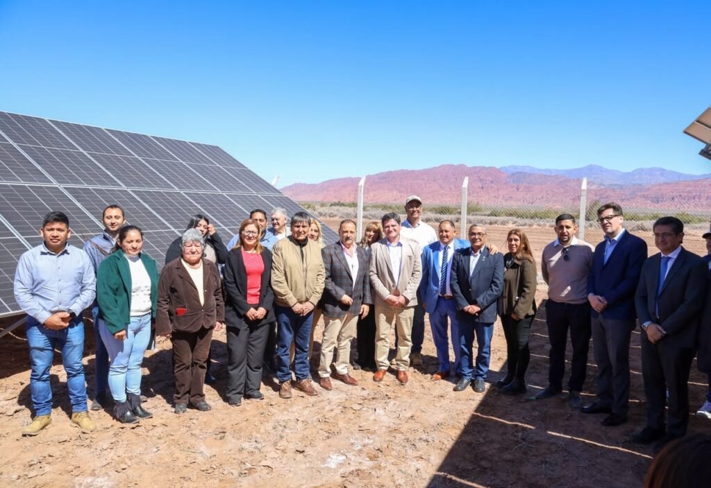 Quintela profundiza la política de energía sustentable provincial con la inauguración de un nuevo parque solar en Villa Unión WhatsApp Image 2026 09 09 at 3.21.11 PM