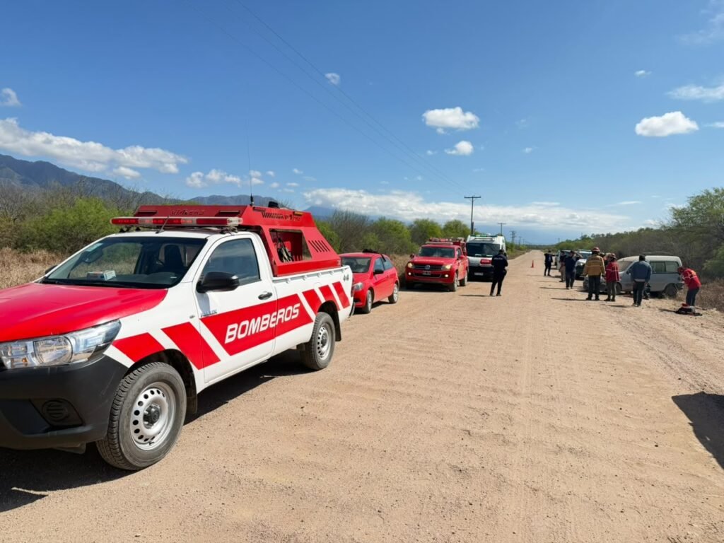 Siniestro vial en Ruta 38: una Renault Kangoo volcó y hay dos personas atrapadas WhatsApp Image 2026 09 30 at 11.01.39 AM