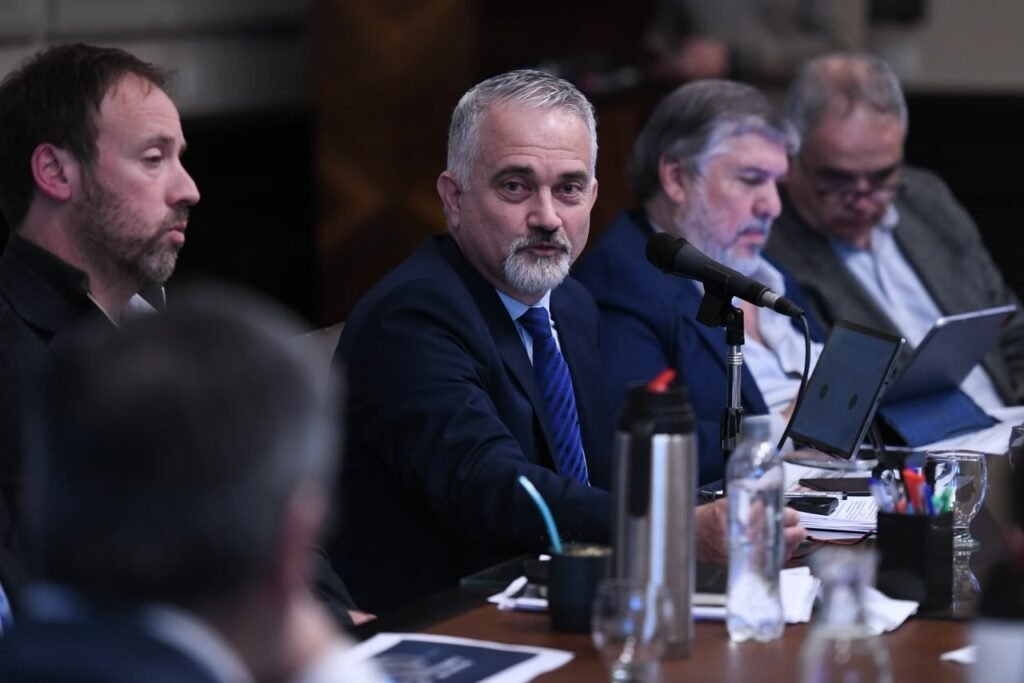 Provincias y legisladores nacionales coordinan acciones para defender los recursos frente al ajuste del Gobierno nacional WhatsApp Image 2026 09 30 at 8.06.08 AM