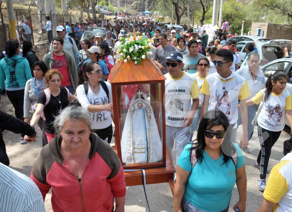 Partió desde Sanagasta la peregrinación de la Virgen India hacia Capital