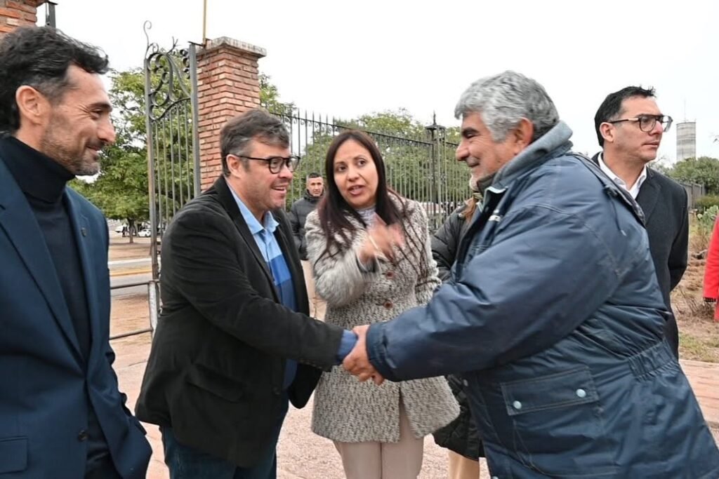 Ernesto Pérez perfila su candidatura a la intendencia de la Capital: alivio fiscal a comerciantes y descentralización de servicios 724313115 18605893813053848 1532519322781562384 n