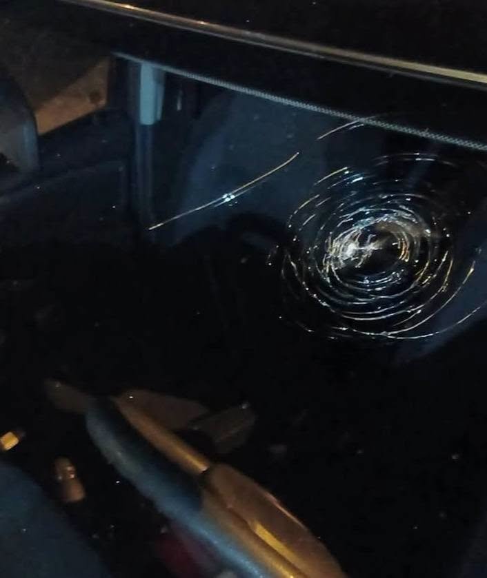 Chamical: una patota de motociclistas atacó a piedrazos el auto de una familia 863362274 1903687070593223 3258010841918714060 n