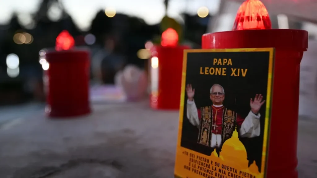 La salud de León XIV: «Una radiografía de tórax mostró una buena recuperación del pulmón intervenido» AFP 20261014 D3AX8FF v1 MidRes VaticanPopeReligionHealth 6ad0bd2150f8c