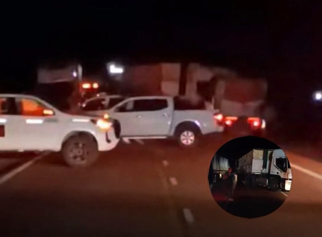 Catamarca: proveedores locales cortan la Ruta 60 contra la minera Zijin-Liex por el desplazamiento de mano de obra WhatsApp Image 2026 10 06 at 8.47.01 AM