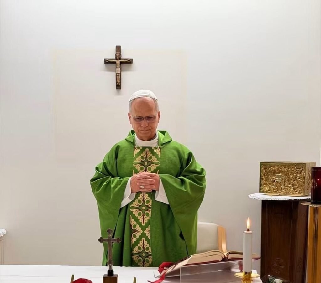 El Papa León XIV celebró la Santa Misa en el Policlínico Gemelli y agradeció la labor del personal de salud WhatsApp Image 2026 10 16 at 9.27.53 AM