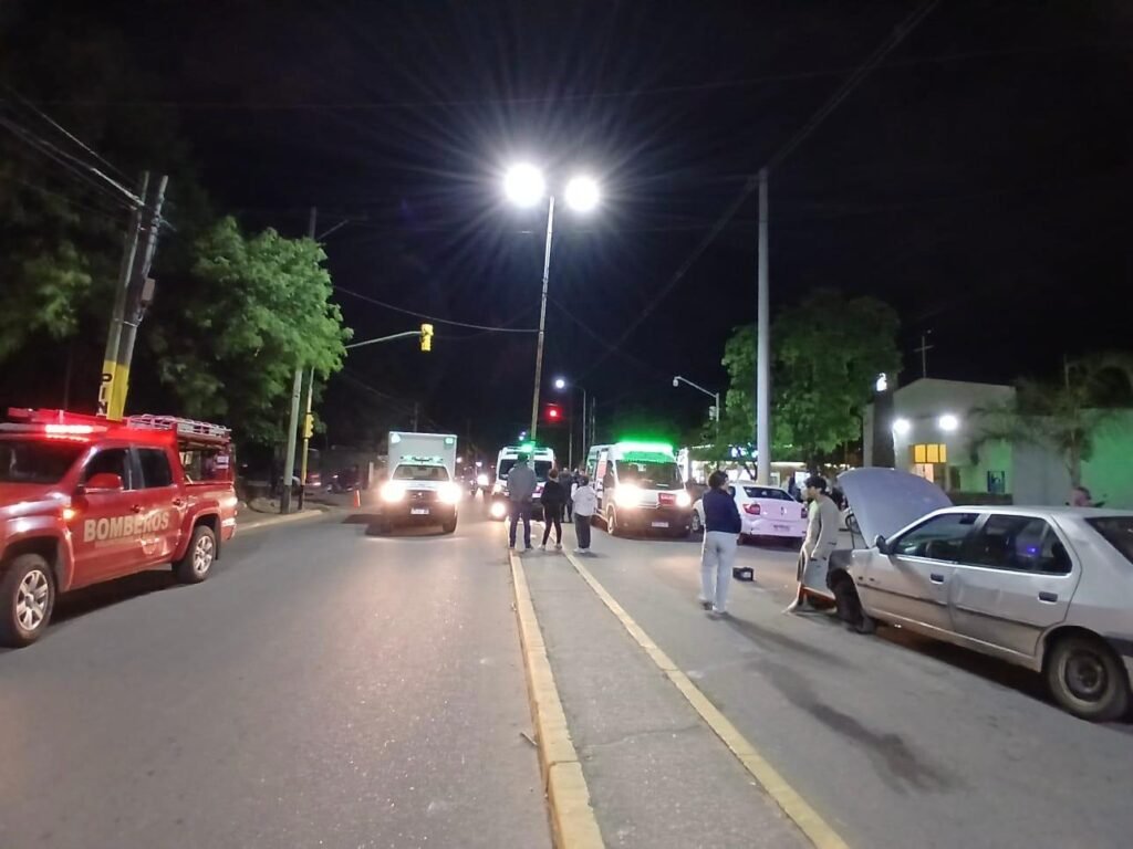 Grave choque en cadena en Capital dejó tres heridos, entre ellos, un bebé WhatsApp Image 2026 10 19 at 9.03.20 PM