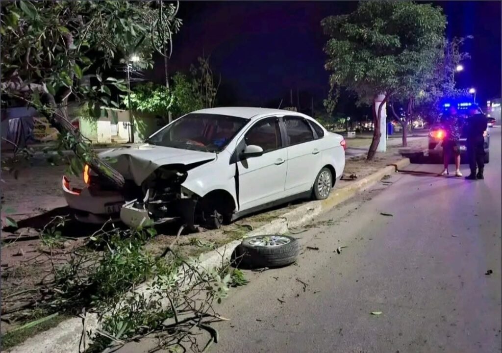 Ileso de milagro: conducía con 2,76 de alcohol en sangre y se estrelló contra un árbol WhatsApp Image 2026 10 22 at 8.05.44 AM