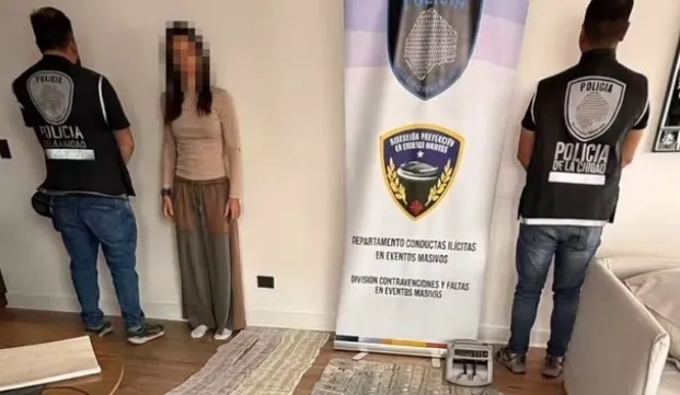 Allanaron la vivienda de una mujer por reventa de entradas para la despedida de Messi allanaron 6ac611d9aff38