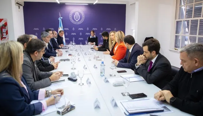 El Gobierno sigue de cerca la operación de León XIV y trabaja sin cambios en la agenda de la visita visita papa leon 6acd27a9e4483